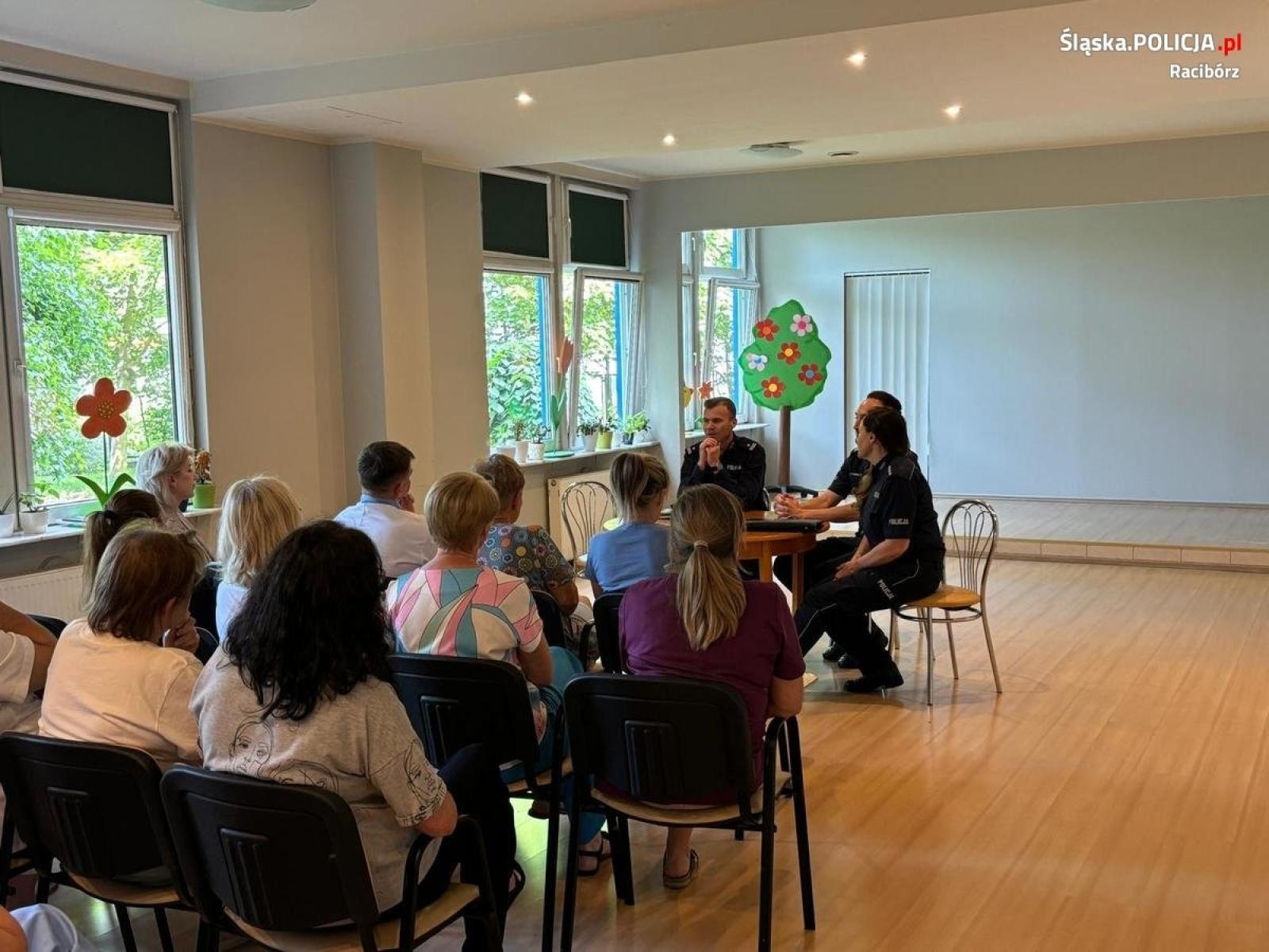 Zdjęcie w galerii na portalu naszraciborz.pl: Policja szkoliła kadry Złotej Jesieni wiadomości z regionu