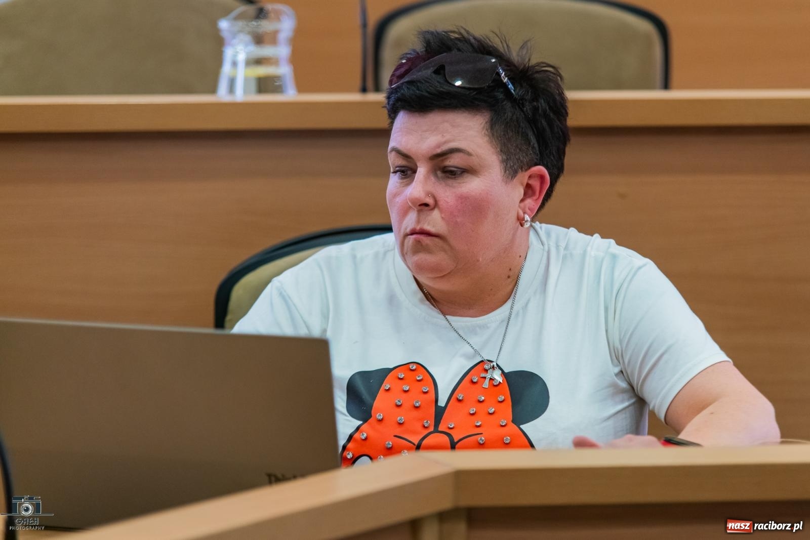 Zdjęcie w galerii na portalu naszraciborz.pl: Drogowskaz jak gorący kartofel. W ratuszu o walce z alkoholizmem i jego skutkami wiadomości z regionu