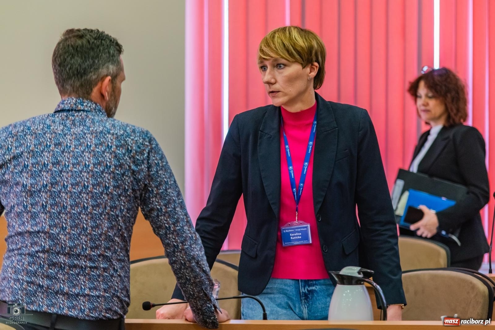 Zdjęcie w galerii na portalu naszraciborz.pl: Drogowskaz jak gorący kartofel. W ratuszu o walce z alkoholizmem i jego skutkami wiadomości z regionu