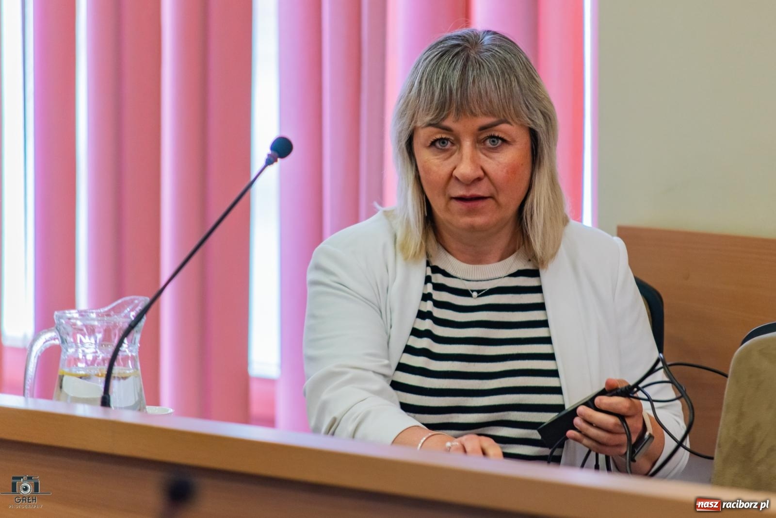 Zdjęcie w galerii na portalu naszraciborz.pl: Drogowskaz jak gorący kartofel. W ratuszu o walce z alkoholizmem i jego skutkami wiadomości z regionu