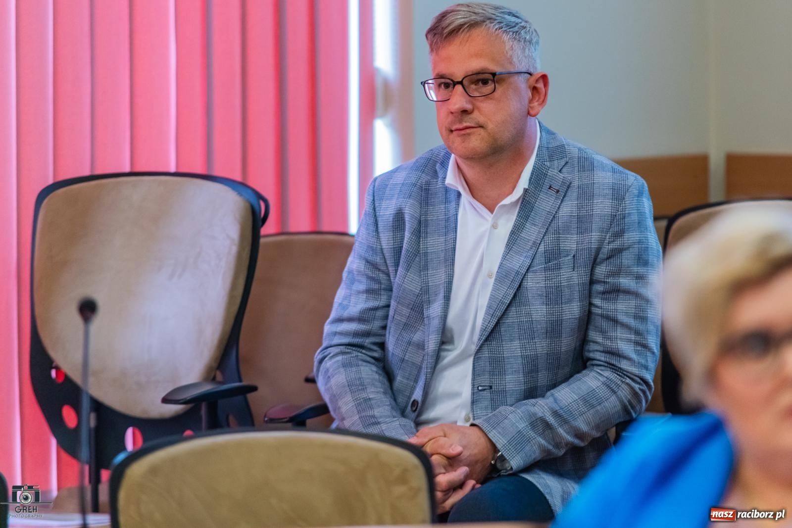 Zdjęcie w galerii na portalu naszraciborz.pl: Drogowskaz jak gorący kartofel. W ratuszu o walce z alkoholizmem i jego skutkami wiadomości z regionu