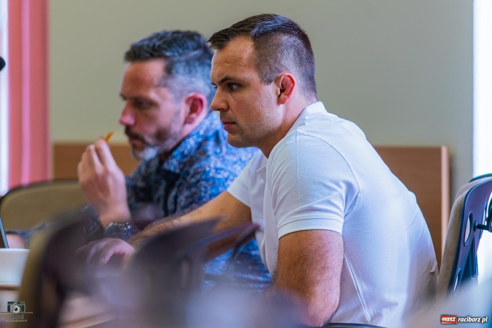 Zdjęcie w galerii na portalu naszraciborz.pl: Drogowskaz jak gorący kartofel. W ratuszu o walce z alkoholizmem i jego skutkami wiadomości z regionu