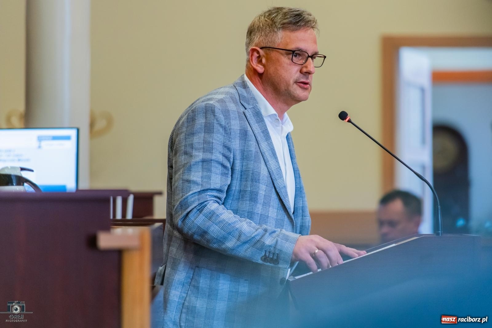 Zdjęcie w galerii na portalu naszraciborz.pl: Drogowskaz jak gorący kartofel. W ratuszu o walce z alkoholizmem i jego skutkami wiadomości z regionu