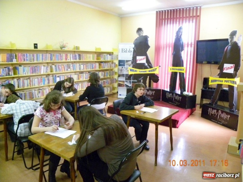 Zdjęcie w galerii na portalu naszraciborz.pl: Potteromaniaków wciąż nie brakuje wiadomości z regionu