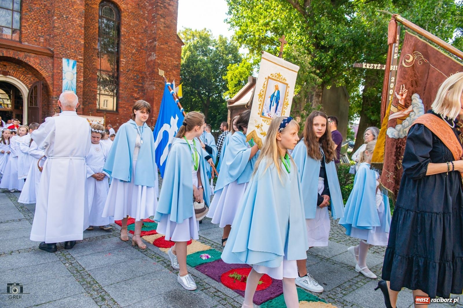 Zdjęcie w galerii na portalu naszraciborz.pl: Boże Ciało na raciborskim starym mieście [FOTO i WIDEO] wiadomości z regionu