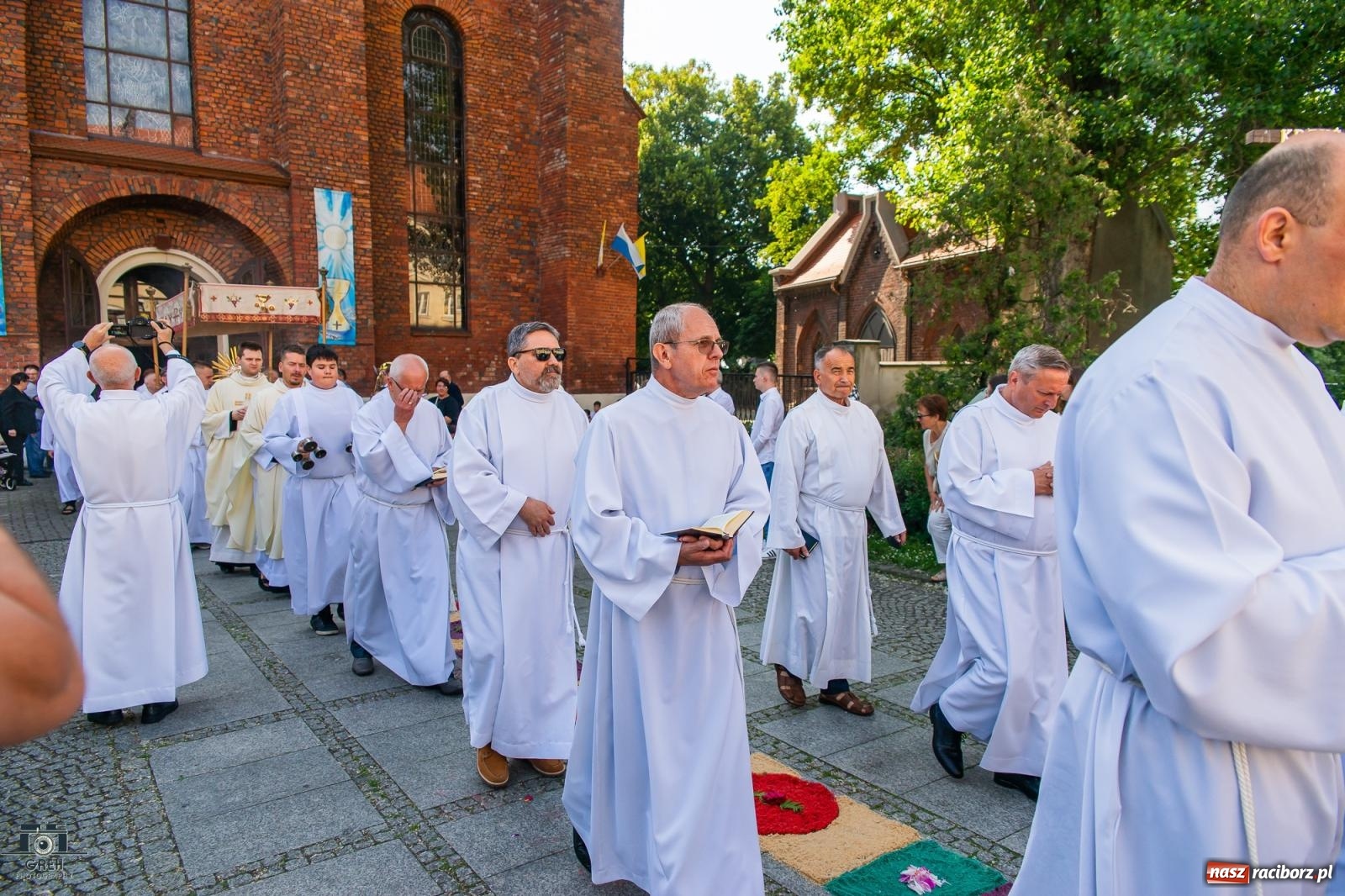 Zdjęcie w galerii na portalu naszraciborz.pl: Boże Ciało na raciborskim starym mieście [FOTO i WIDEO] wiadomości z regionu