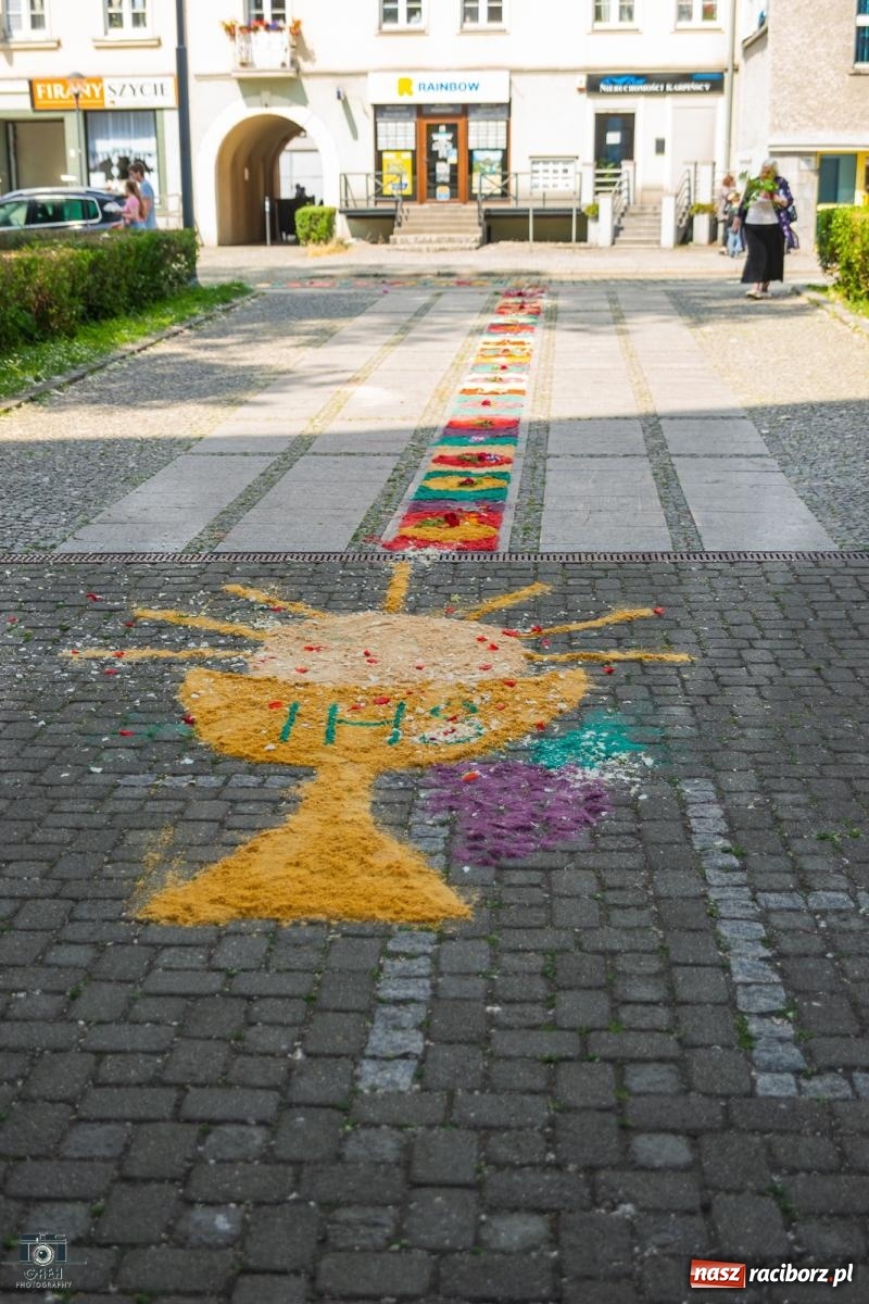 Zdjęcie w galerii na portalu naszraciborz.pl: Boże Ciało na raciborskim starym mieście [FOTO i WIDEO] wiadomości z regionu