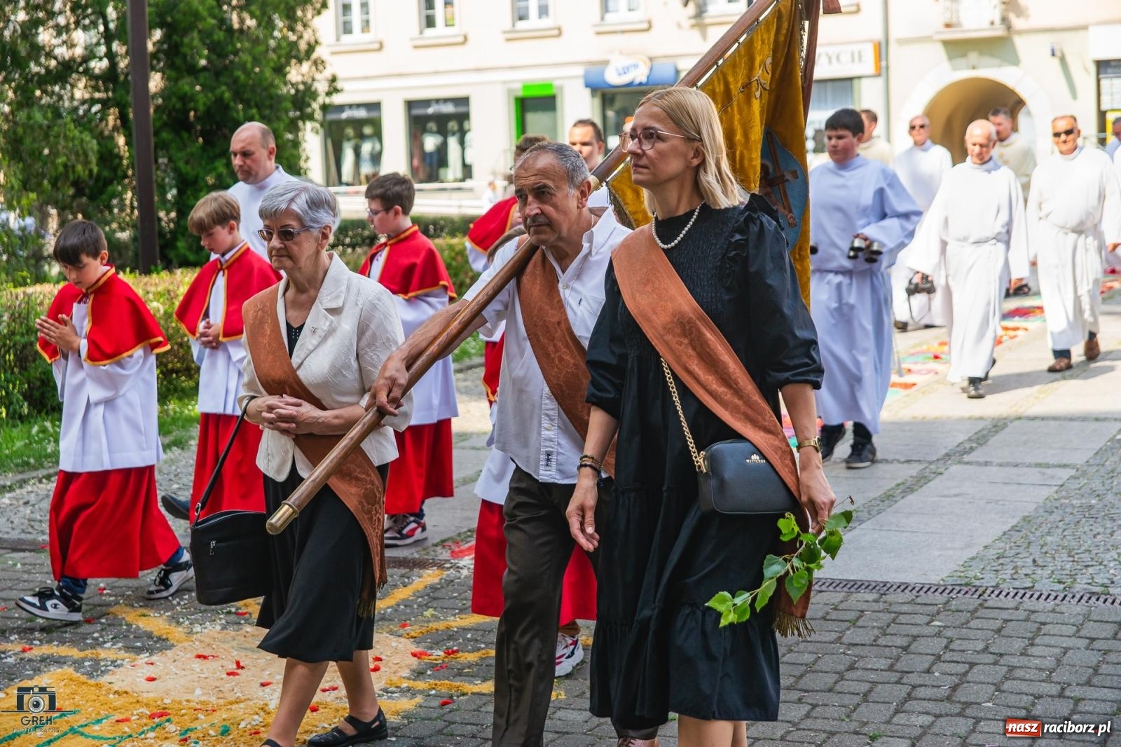 Zdjęcie w galerii na portalu naszraciborz.pl: Boże Ciało na raciborskim starym mieście [FOTO i WIDEO] wiadomości z regionu