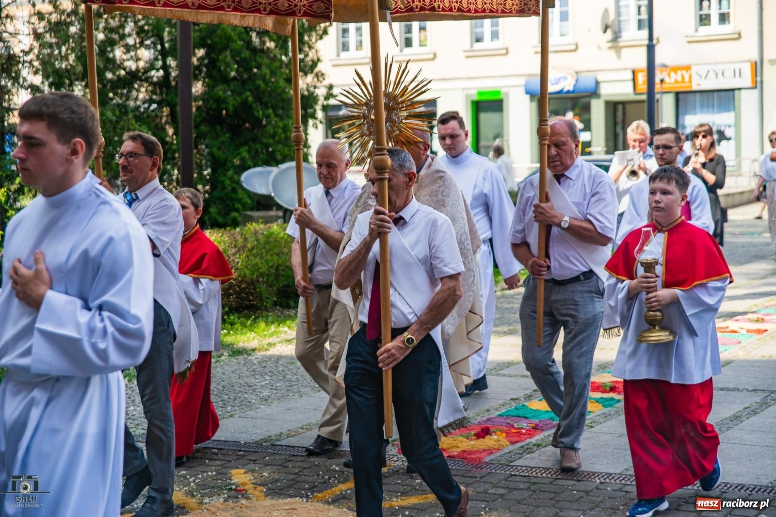 Zdjęcie w galerii na portalu naszraciborz.pl: Boże Ciało na raciborskim starym mieście [FOTO i WIDEO] wiadomości z regionu