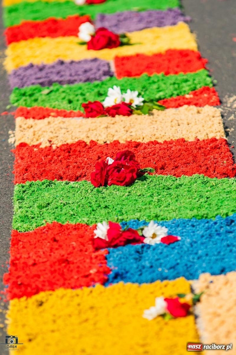 Zdjęcie w galerii na portalu naszraciborz.pl: Boże Ciało na raciborskim starym mieście [FOTO i WIDEO] wiadomości z regionu