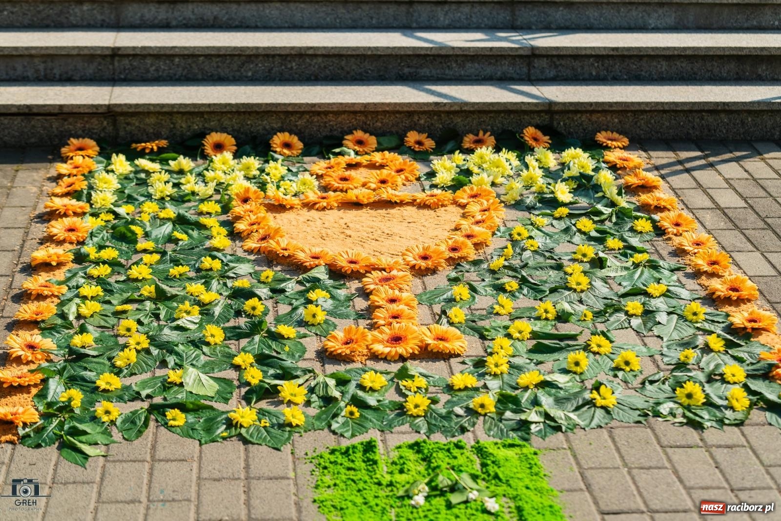 Zdjęcie w galerii na portalu naszraciborz.pl: Boże Ciało na raciborskim starym mieście [FOTO i WIDEO] wiadomości z regionu