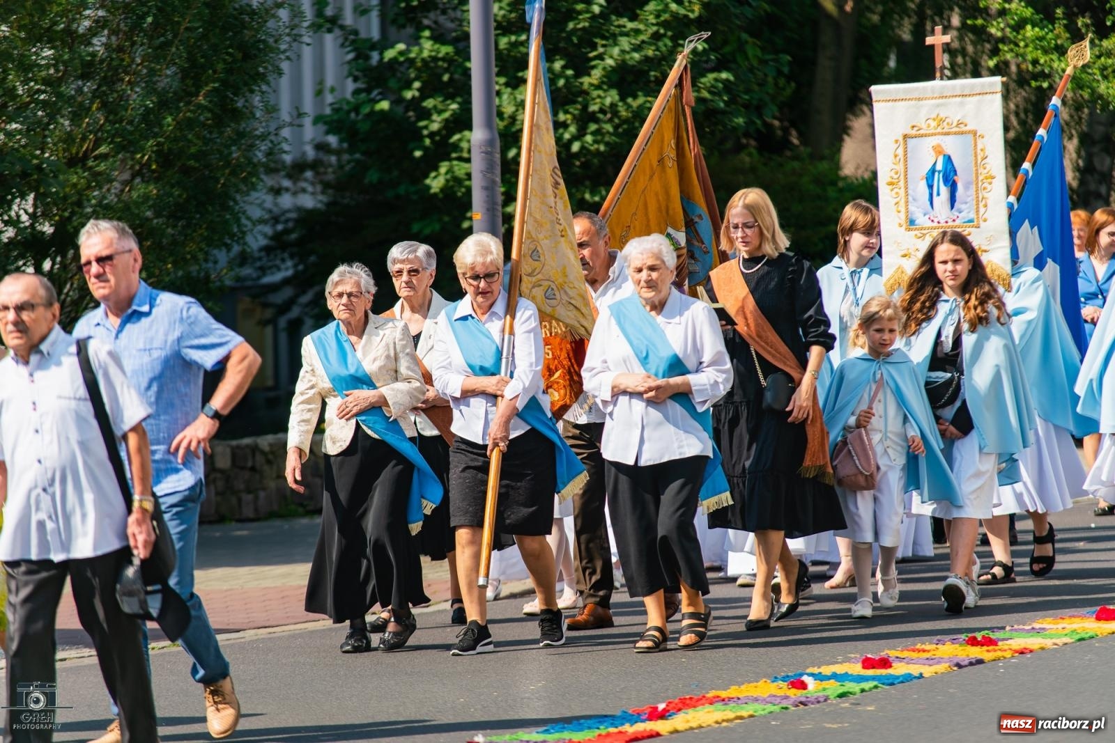 Zdjęcie w galerii na portalu naszraciborz.pl: Boże Ciało na raciborskim starym mieście [FOTO i WIDEO] wiadomości z regionu