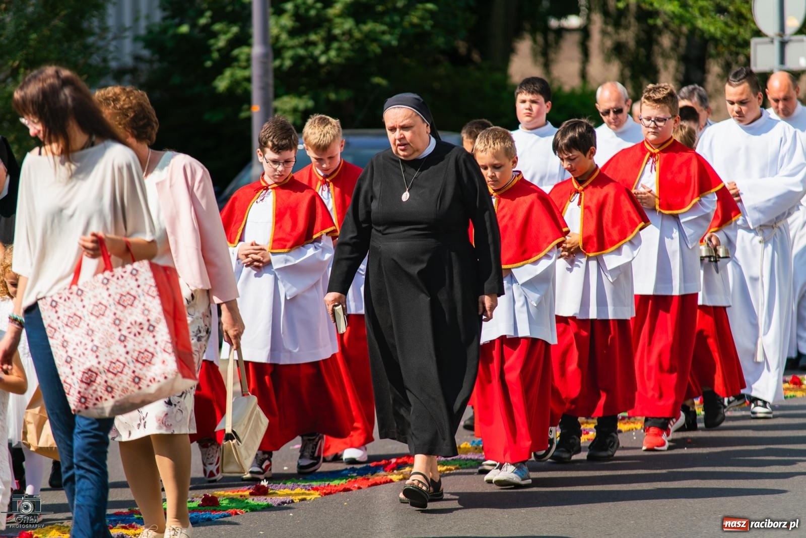 Zdjęcie w galerii na portalu naszraciborz.pl: Boże Ciało na raciborskim starym mieście [FOTO i WIDEO] wiadomości z regionu
