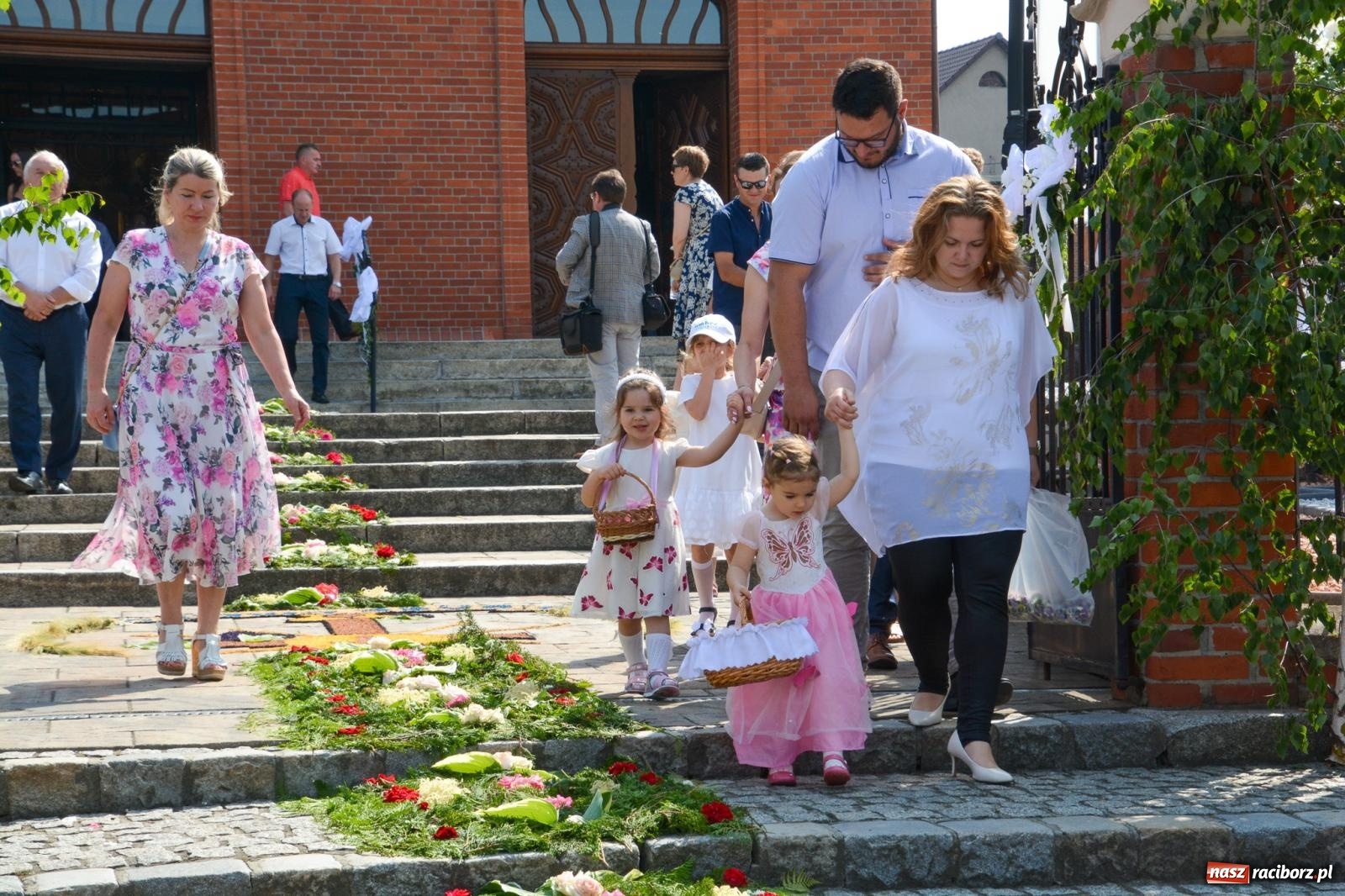 Zdjęcie w galerii na portalu naszraciborz.pl: Brzeskie Boże Ciało. Piękne śląskie akcenty [FOTO i WIDEO] wiadomości z regionu