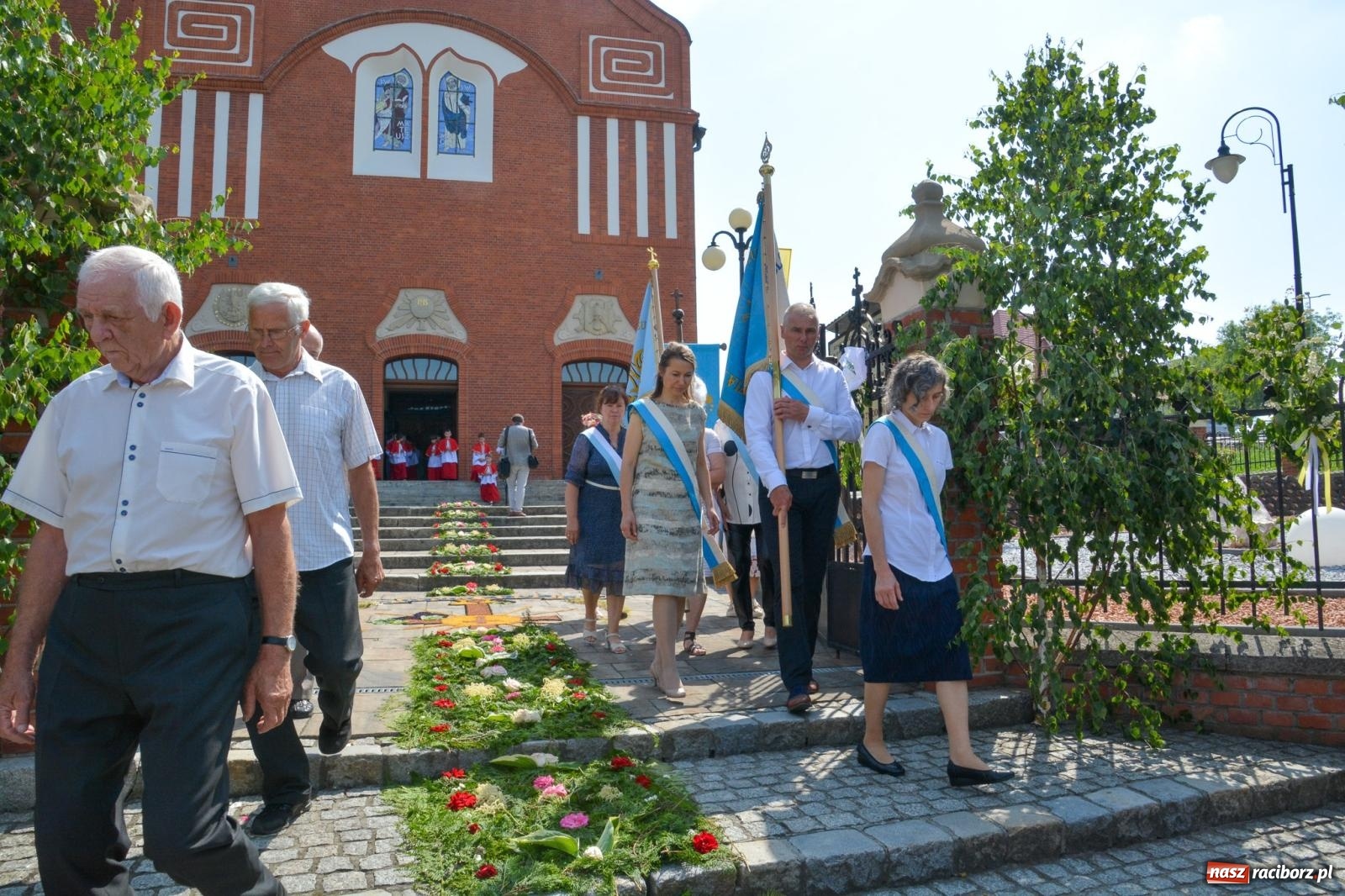 Zdjęcie w galerii na portalu naszraciborz.pl: Brzeskie Boże Ciało. Piękne śląskie akcenty [FOTO i WIDEO] wiadomości z regionu