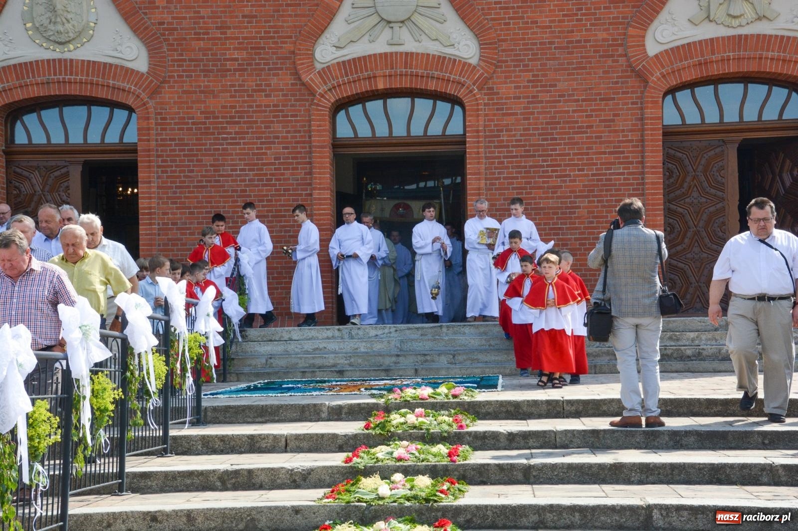Zdjęcie w galerii na portalu naszraciborz.pl: Brzeskie Boże Ciało. Piękne śląskie akcenty [FOTO i WIDEO] wiadomości z regionu