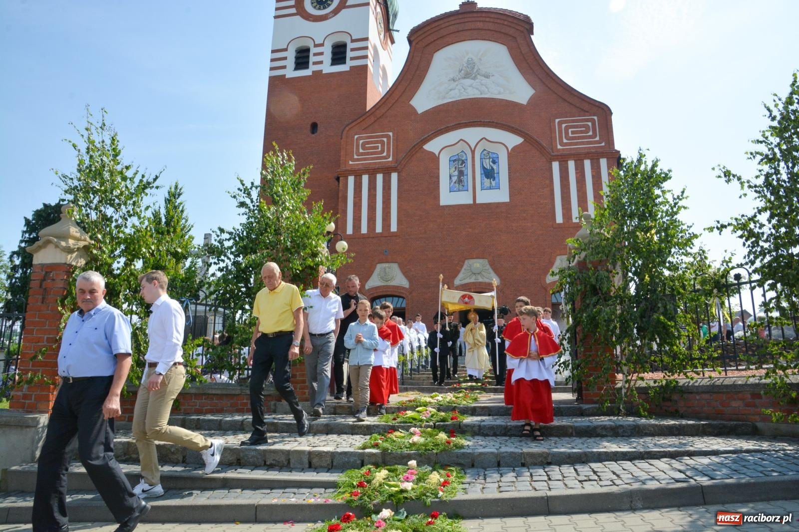 Zdjęcie w galerii na portalu naszraciborz.pl: Brzeskie Boże Ciało. Piękne śląskie akcenty [FOTO i WIDEO] wiadomości z regionu