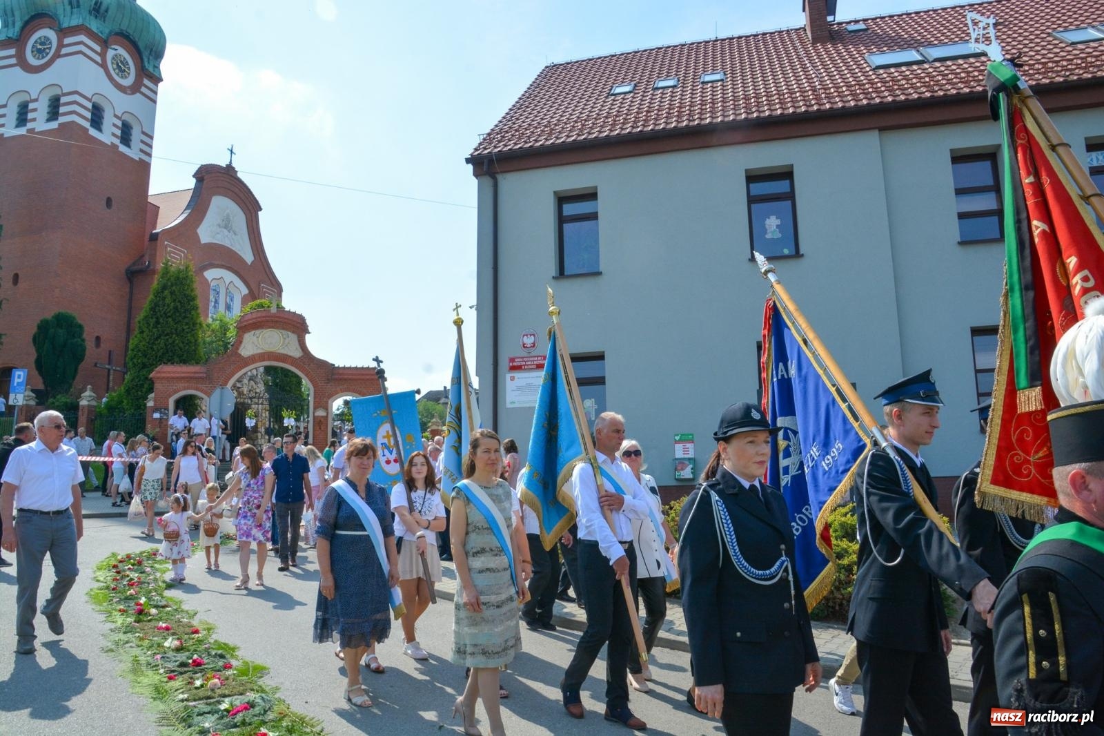 Zdjęcie w galerii na portalu naszraciborz.pl: Brzeskie Boże Ciało. Piękne śląskie akcenty [FOTO i WIDEO] wiadomości z regionu