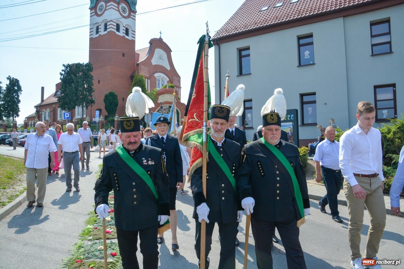 Zdjęcie w galerii na portalu naszraciborz.pl: Brzeskie Boże Ciało. Piękne śląskie akcenty [FOTO i WIDEO] wiadomości z regionu