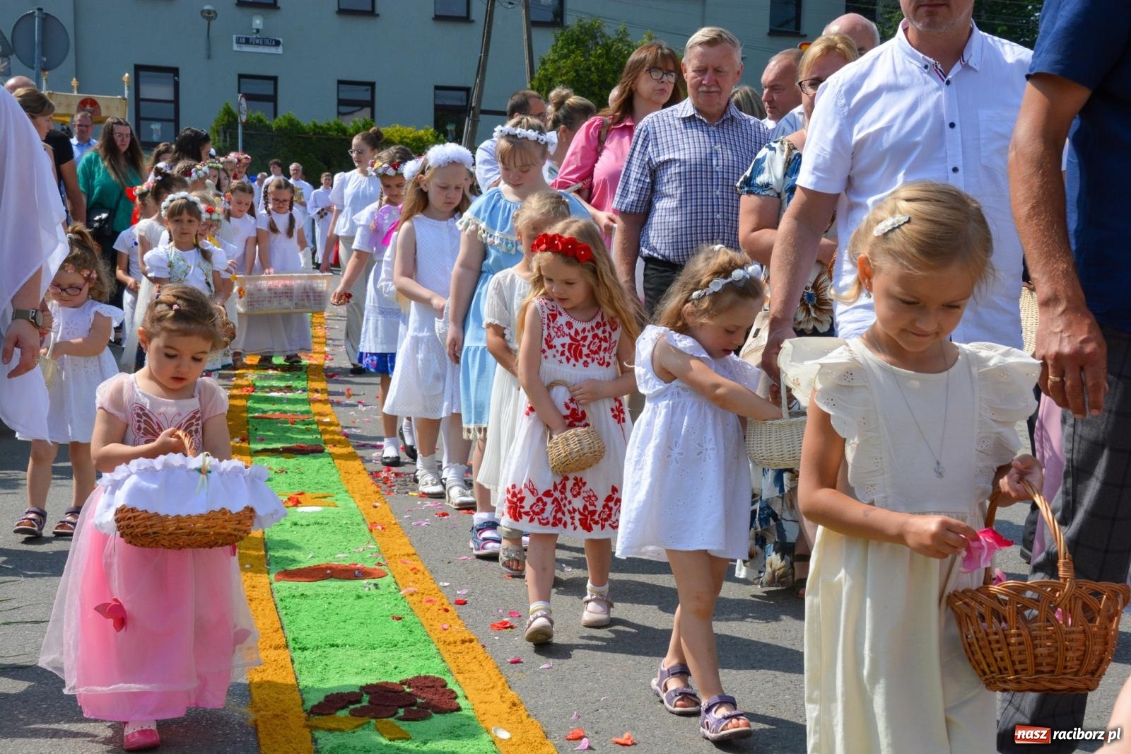 Zdjęcie w galerii na portalu naszraciborz.pl: Brzeskie Boże Ciało. Piękne śląskie akcenty [FOTO i WIDEO] wiadomości z regionu