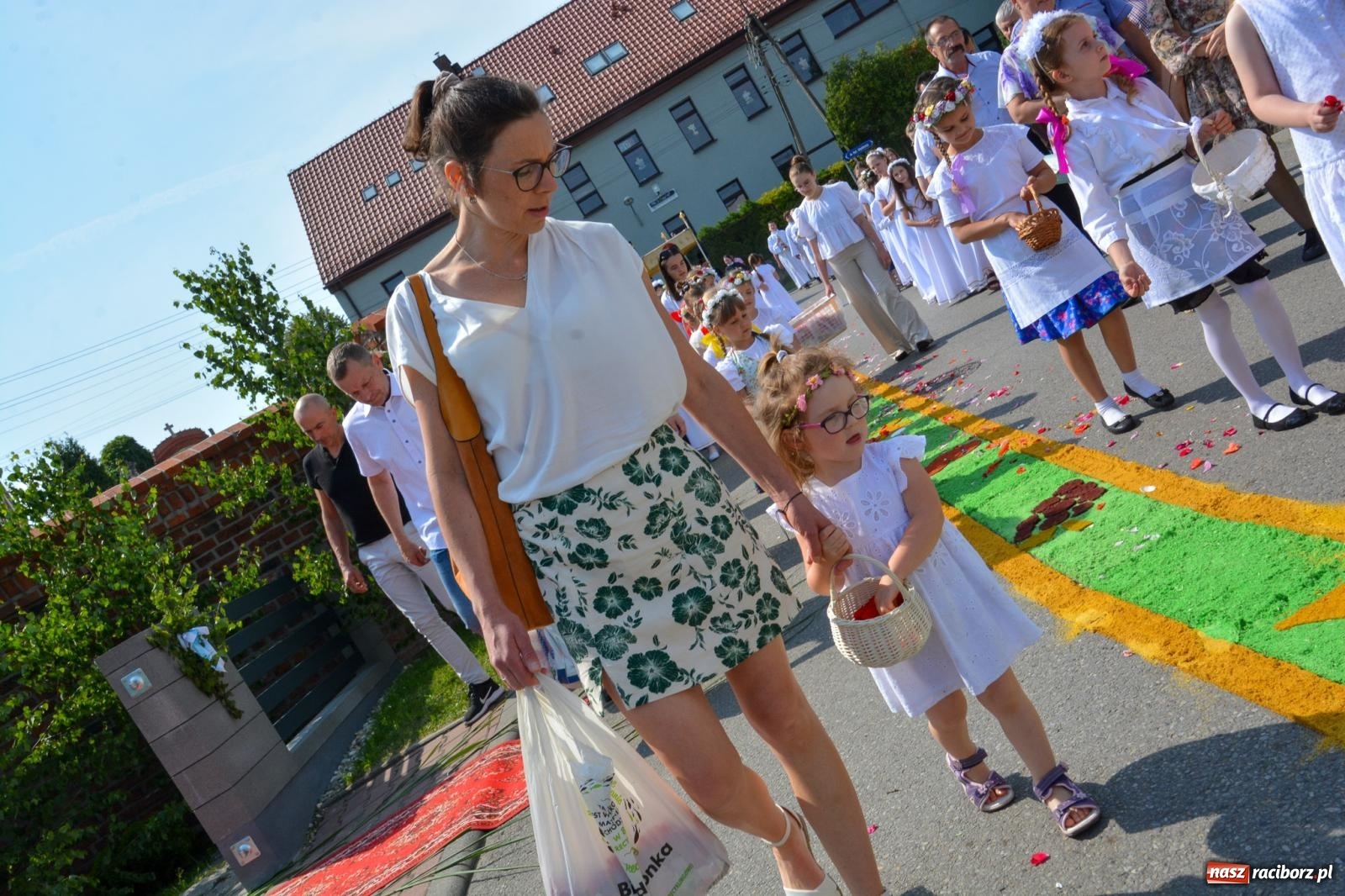 Zdjęcie w galerii na portalu naszraciborz.pl: Brzeskie Boże Ciało. Piękne śląskie akcenty [FOTO i WIDEO] wiadomości z regionu