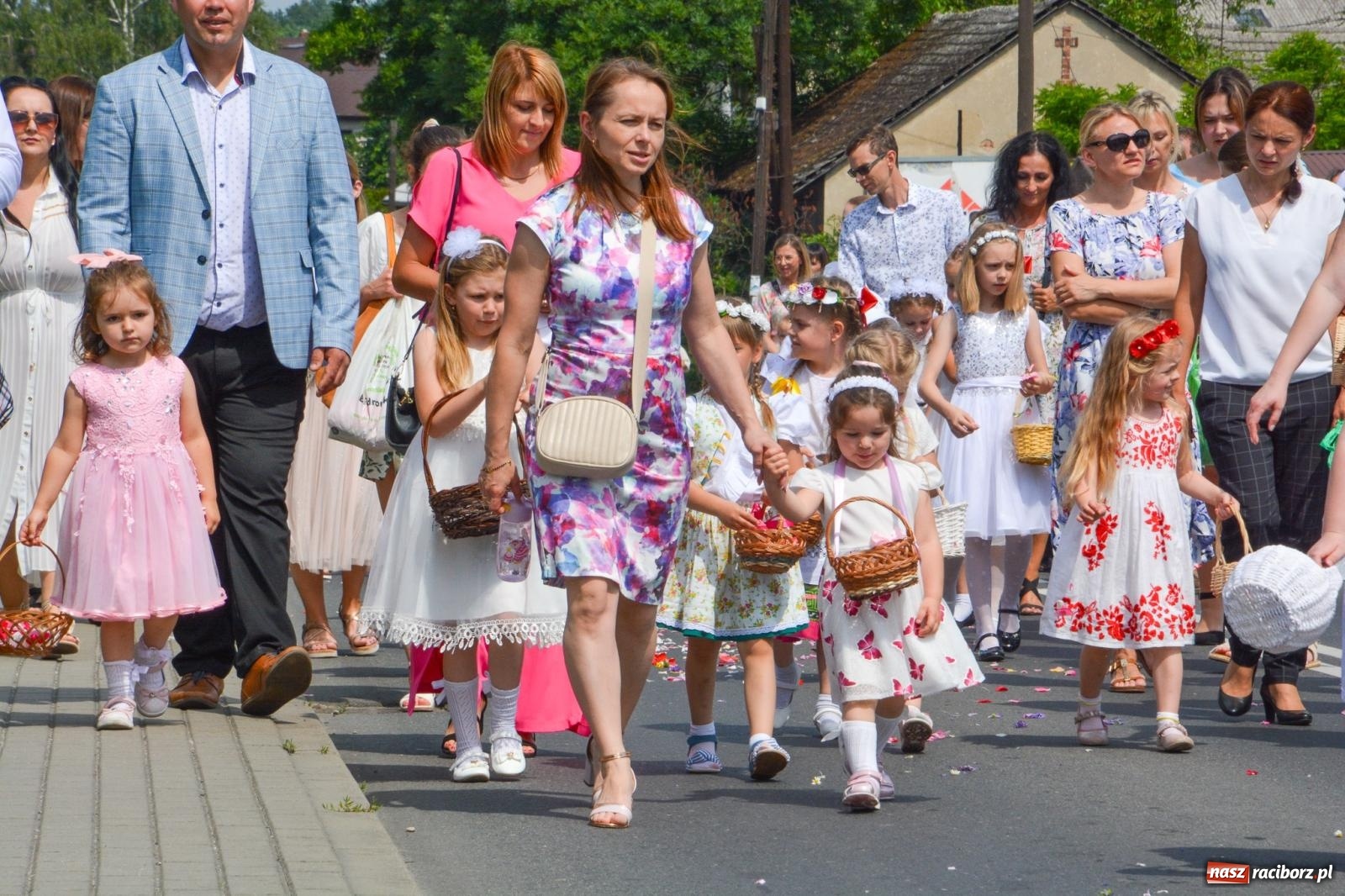 Zdjęcie w galerii na portalu naszraciborz.pl: Brzeskie Boże Ciało. Piękne śląskie akcenty [FOTO i WIDEO] wiadomości z regionu
