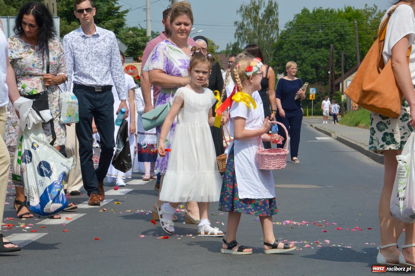 Zdjęcie w galerii na portalu naszraciborz.pl: Brzeskie Boże Ciało. Piękne śląskie akcenty [FOTO i WIDEO] wiadomości z regionu