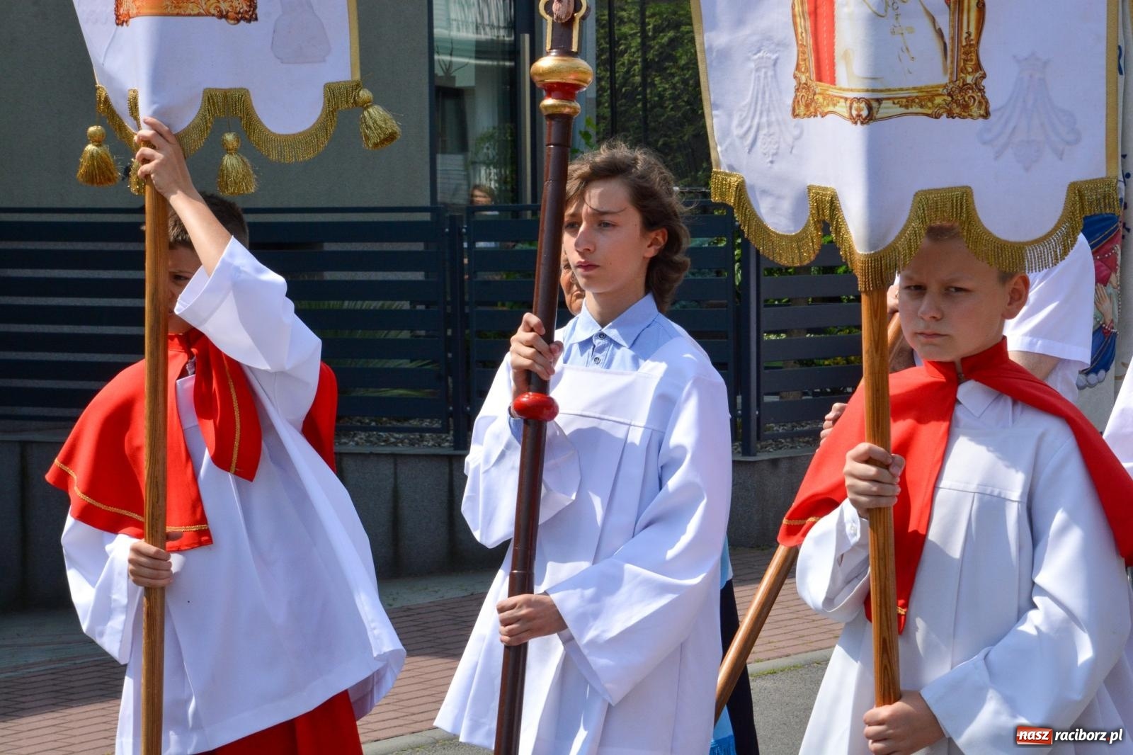 Zdjęcie w galerii na portalu naszraciborz.pl: Procesja Bożego Ciała na Ostrogu [FOTO i WIDEO] wiadomości z regionu