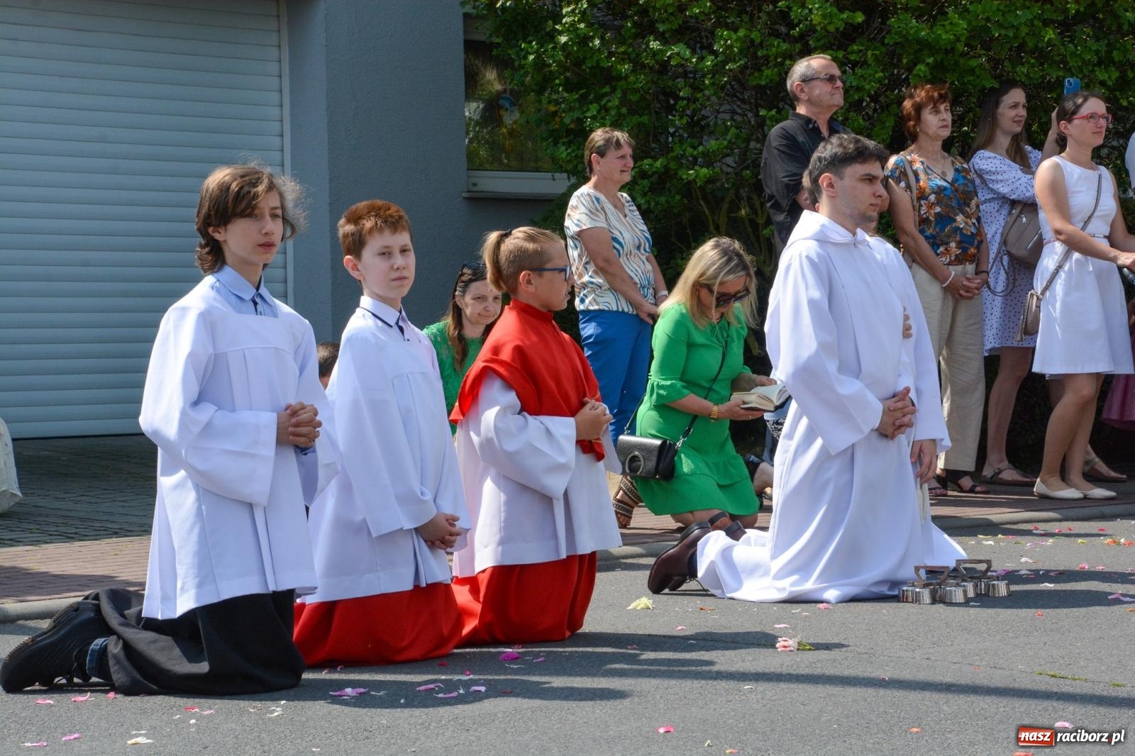 Zdjęcie w galerii na portalu naszraciborz.pl: Procesja Bożego Ciała na Ostrogu [FOTO i WIDEO] wiadomości z regionu