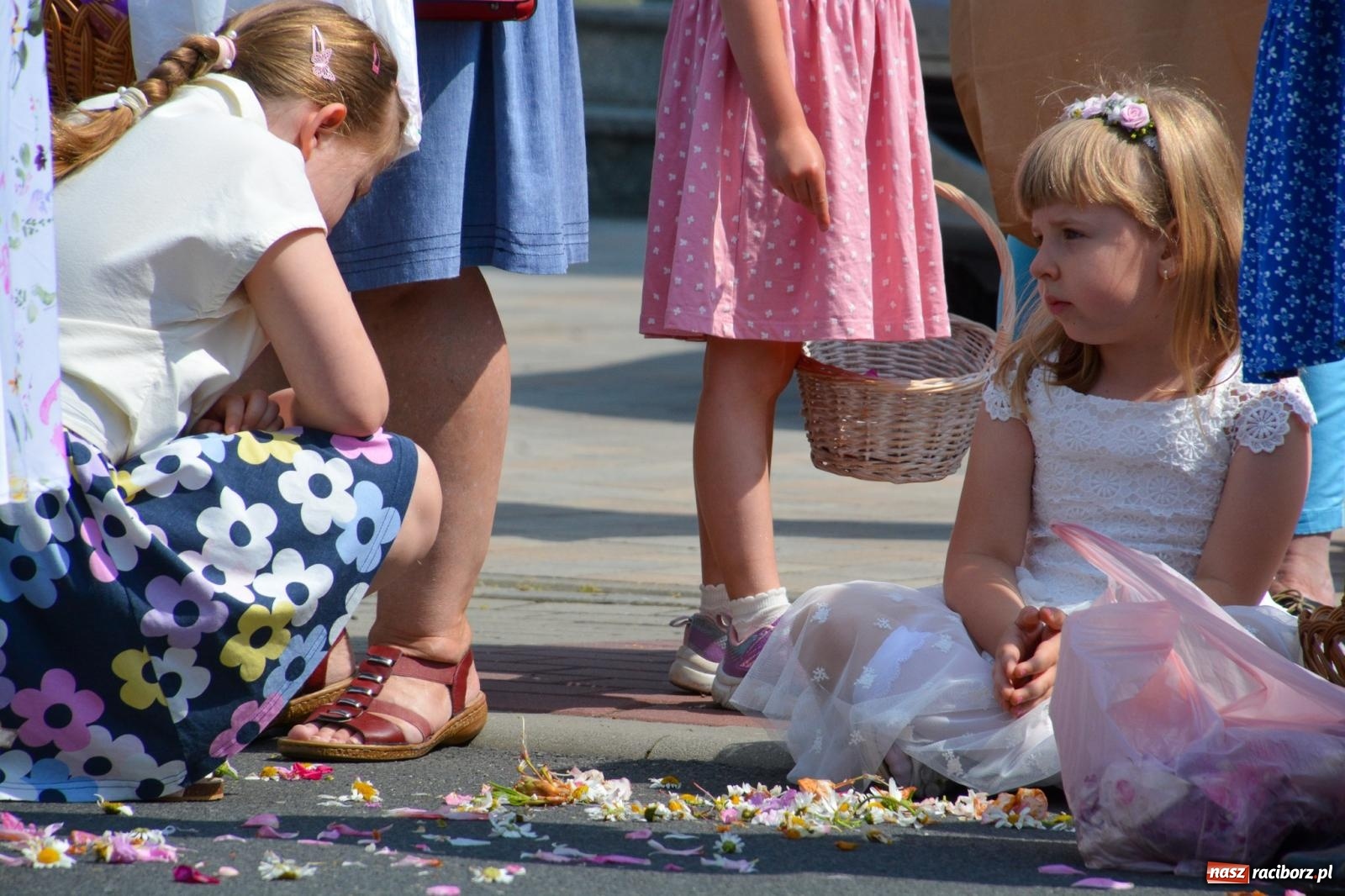 Zdjęcie w galerii na portalu naszraciborz.pl: Procesja Bożego Ciała na Ostrogu [FOTO i WIDEO] wiadomości z regionu