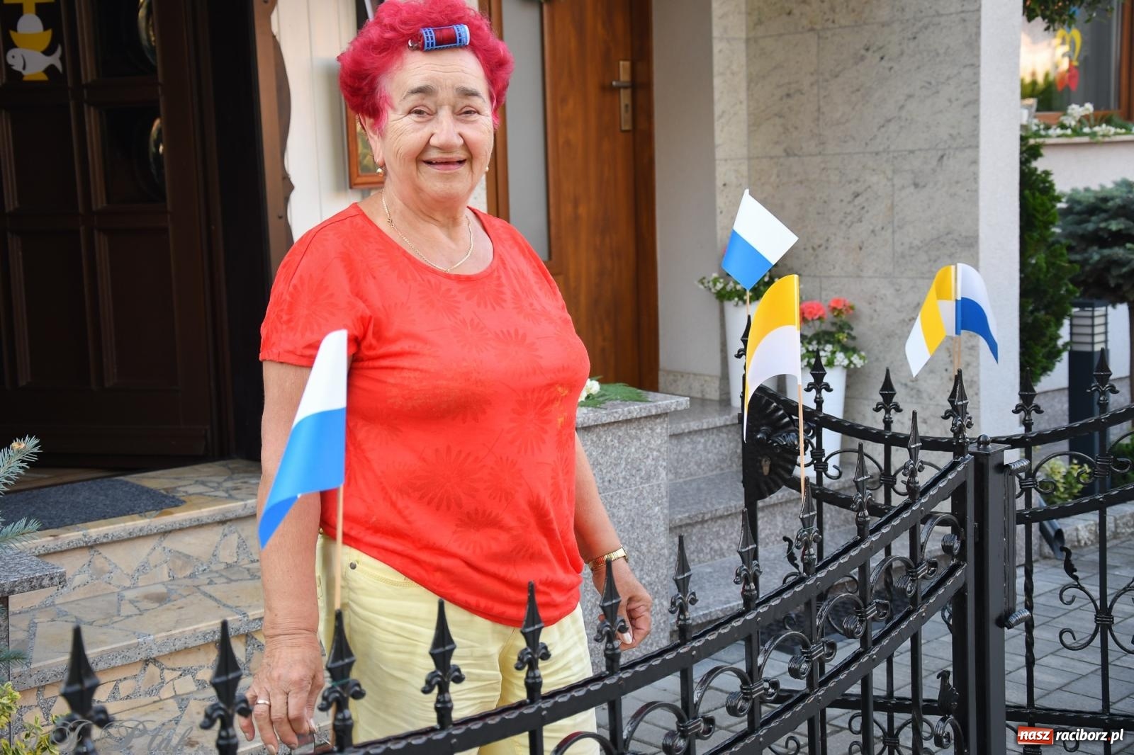 Zdjęcie w galerii na portalu naszraciborz.pl: To oni pięknie przystroili Nowe Zagrody i teren wokół kościoła Matki Bożej  wiadomości z regionu