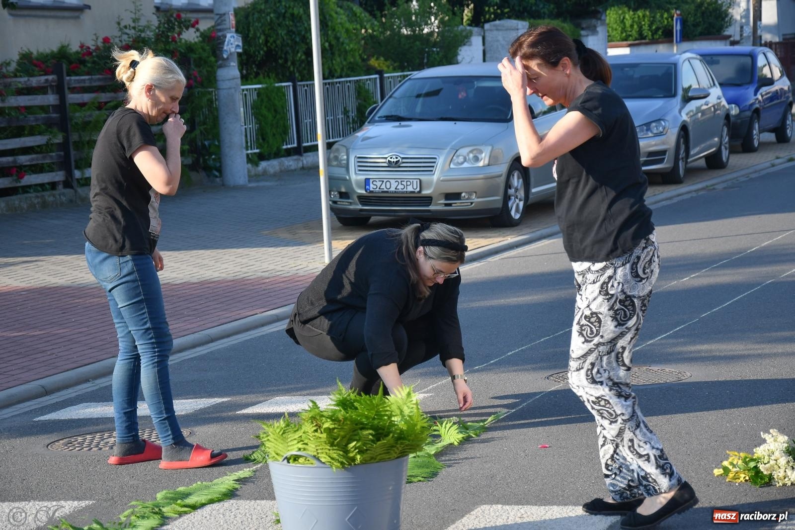 Zdjęcie w galerii na portalu naszraciborz.pl: To oni pięknie przystroili Nowe Zagrody i teren wokół kościoła Matki Bożej  wiadomości z regionu