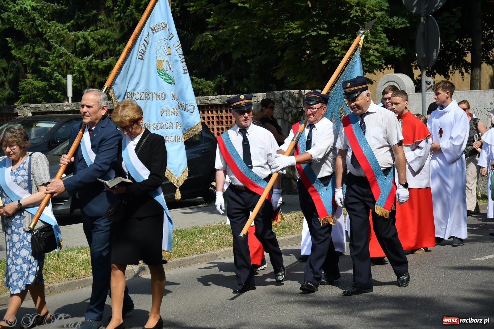 Zdjęcie w galerii na portalu naszraciborz.pl: Boże Ciało w największej raciborskiej parafii, na Nowych Zagrodach [FOTO i WIDEO] wiadomości z regionu