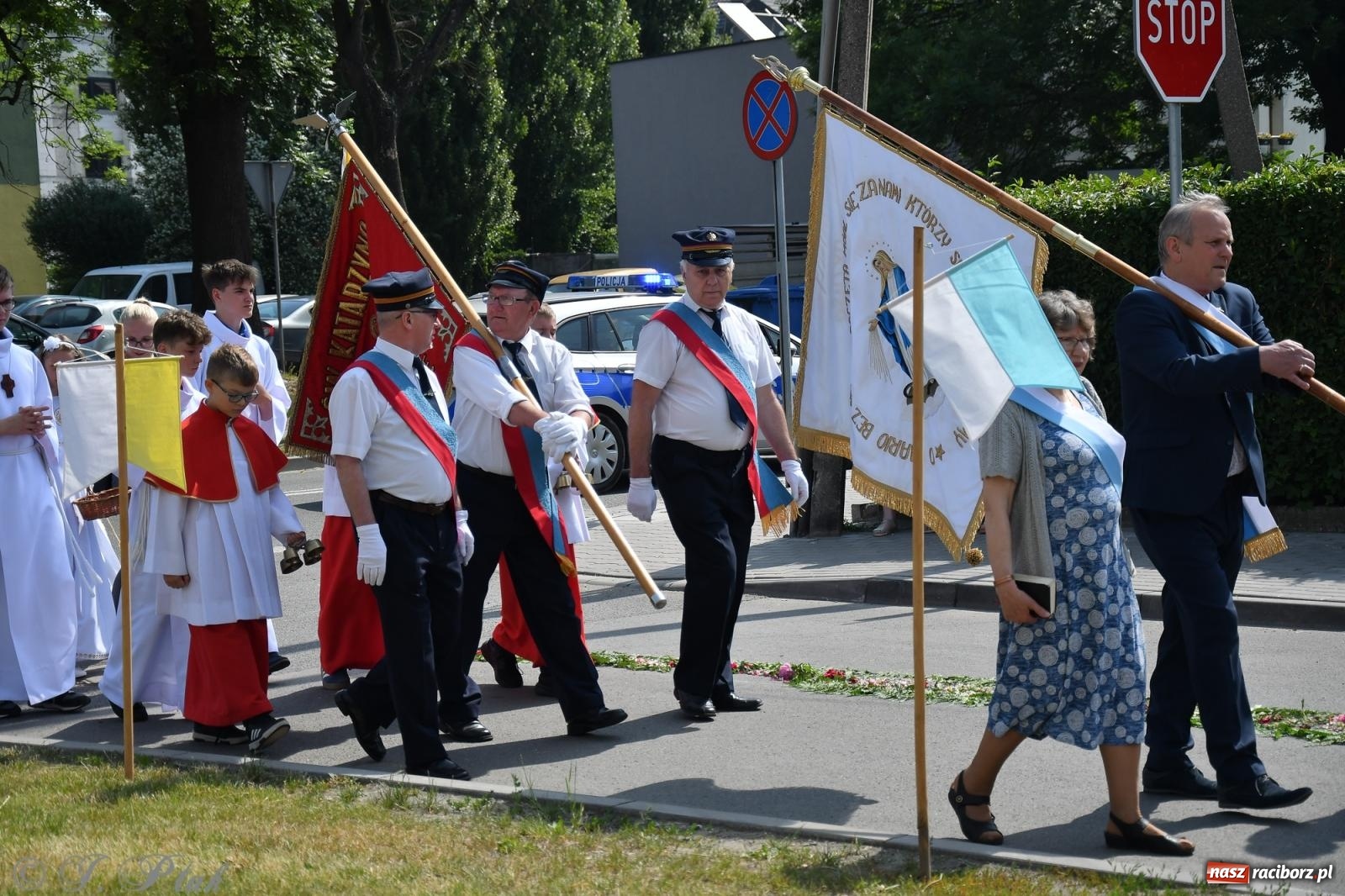 Zdjęcie w galerii na portalu naszraciborz.pl: Boże Ciało w największej raciborskiej parafii, na Nowych Zagrodach [FOTO i WIDEO] wiadomości z regionu