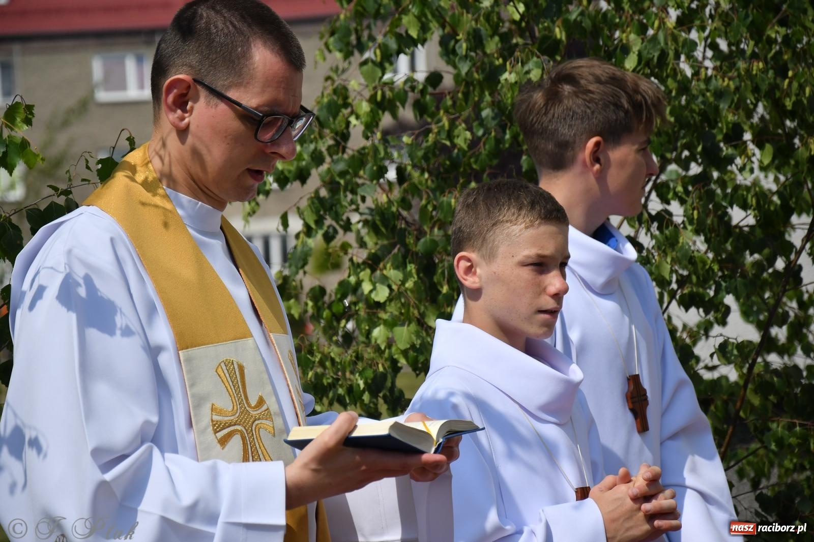 Zdjęcie w galerii na portalu naszraciborz.pl: Boże Ciało w największej raciborskiej parafii, na Nowych Zagrodach [FOTO i WIDEO] wiadomości z regionu