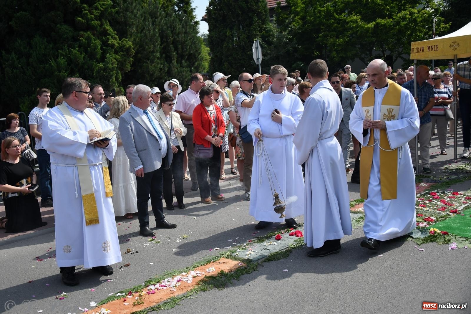 Zdjęcie w galerii na portalu naszraciborz.pl: Boże Ciało w największej raciborskiej parafii, na Nowych Zagrodach [FOTO i WIDEO] wiadomości z regionu