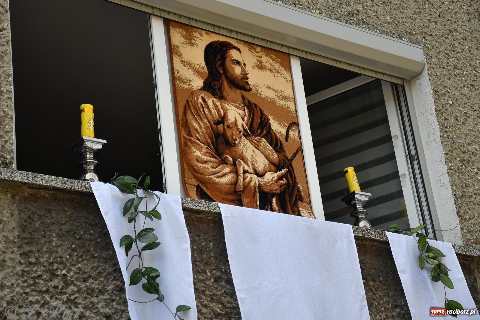 Zdjęcie w galerii na portalu naszraciborz.pl: Boże Ciało w największej raciborskiej parafii, na Nowych Zagrodach [FOTO i WIDEO] wiadomości z regionu