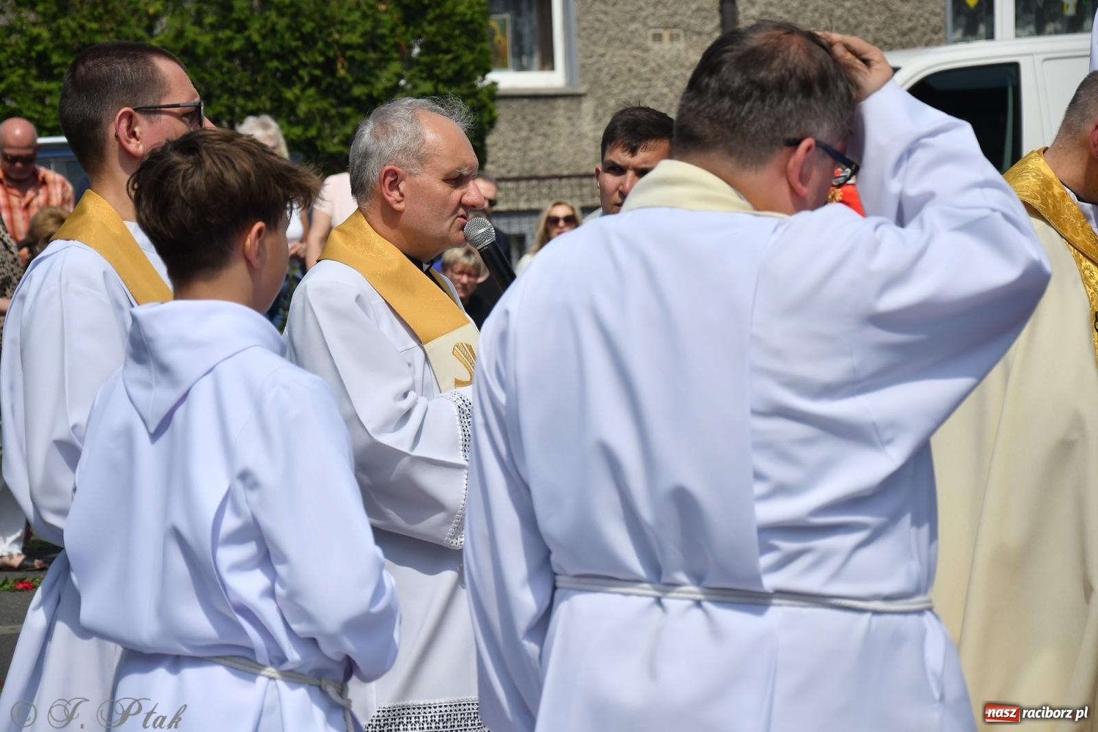 Zdjęcie w galerii na portalu naszraciborz.pl: Boże Ciało w największej raciborskiej parafii, na Nowych Zagrodach [FOTO i WIDEO] wiadomości z regionu