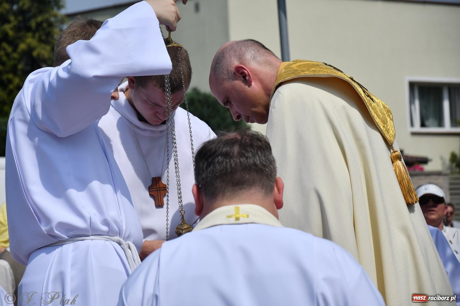 Zdjęcie w galerii na portalu naszraciborz.pl: Boże Ciało w największej raciborskiej parafii, na Nowych Zagrodach [FOTO i WIDEO] wiadomości z regionu