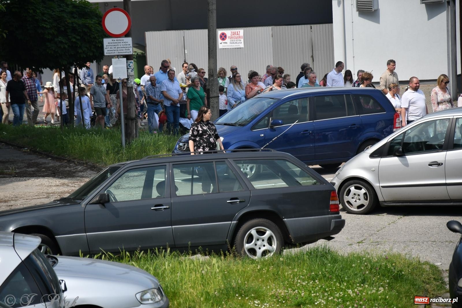 Zdjęcie w galerii na portalu naszraciborz.pl: Boże Ciało w największej raciborskiej parafii, na Nowych Zagrodach [FOTO i WIDEO] wiadomości z regionu