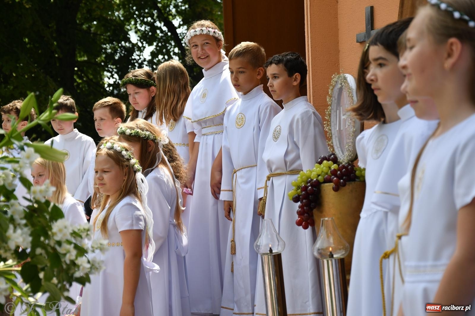 Zdjęcie w galerii na portalu naszraciborz.pl: Boże Ciało w największej raciborskiej parafii, na Nowych Zagrodach [FOTO i WIDEO] wiadomości z regionu