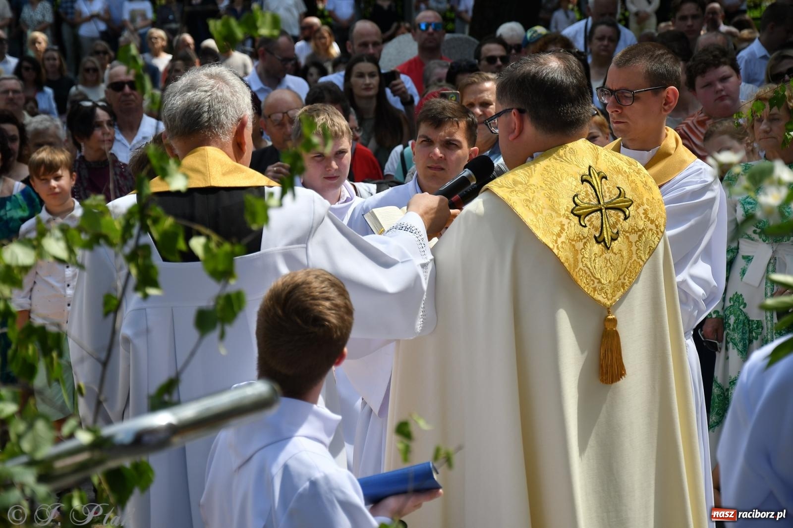 Zdjęcie w galerii na portalu naszraciborz.pl: Boże Ciało w największej raciborskiej parafii, na Nowych Zagrodach [FOTO i WIDEO] wiadomości z regionu