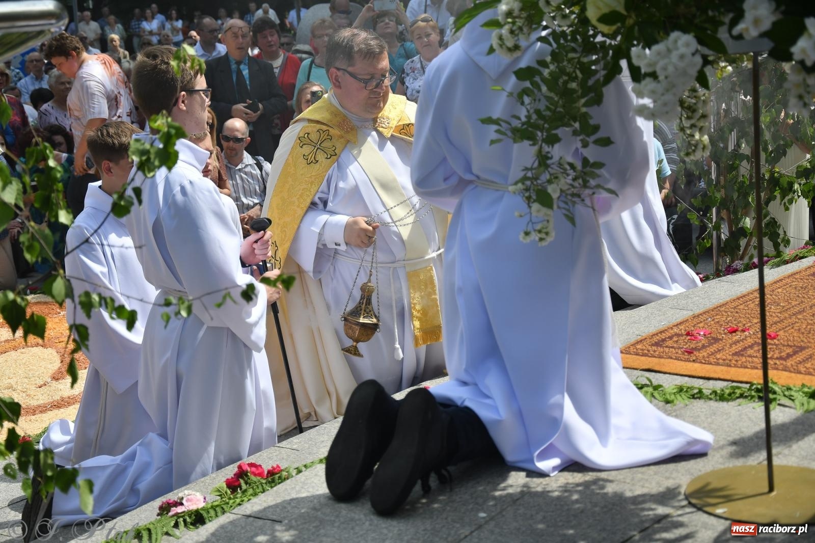 Zdjęcie w galerii na portalu naszraciborz.pl: Boże Ciało w największej raciborskiej parafii, na Nowych Zagrodach [FOTO i WIDEO] wiadomości z regionu
