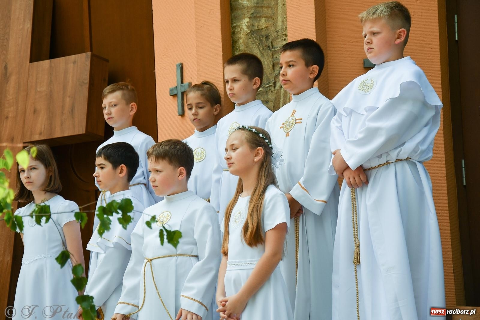 Zdjęcie w galerii na portalu naszraciborz.pl: Boże Ciało w największej raciborskiej parafii, na Nowych Zagrodach [FOTO i WIDEO] wiadomości z regionu