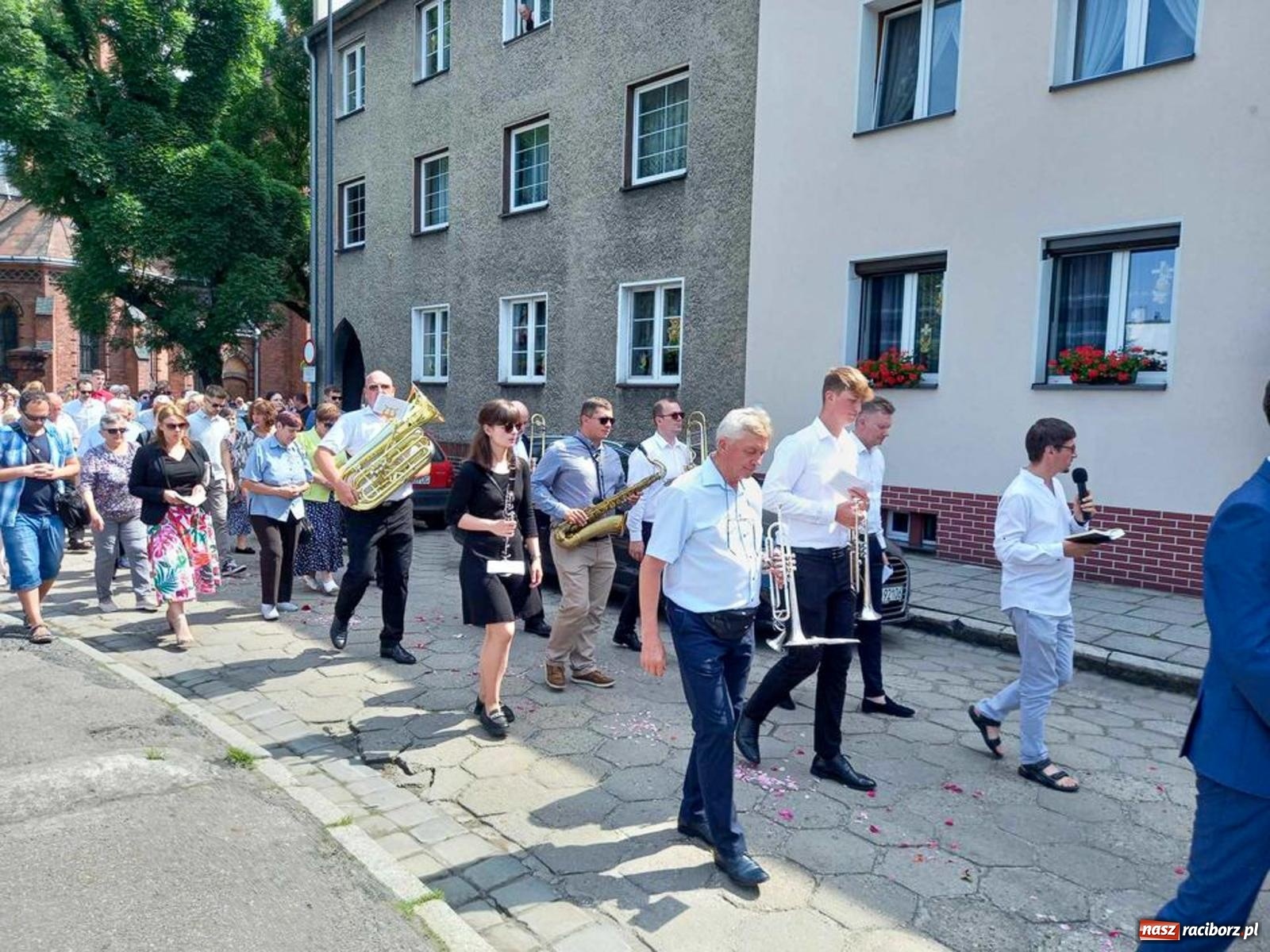 Zdjęcie w galerii na portalu naszraciborz.pl: Boże Ciało w parafii starowiejskiej wiadomości z regionu