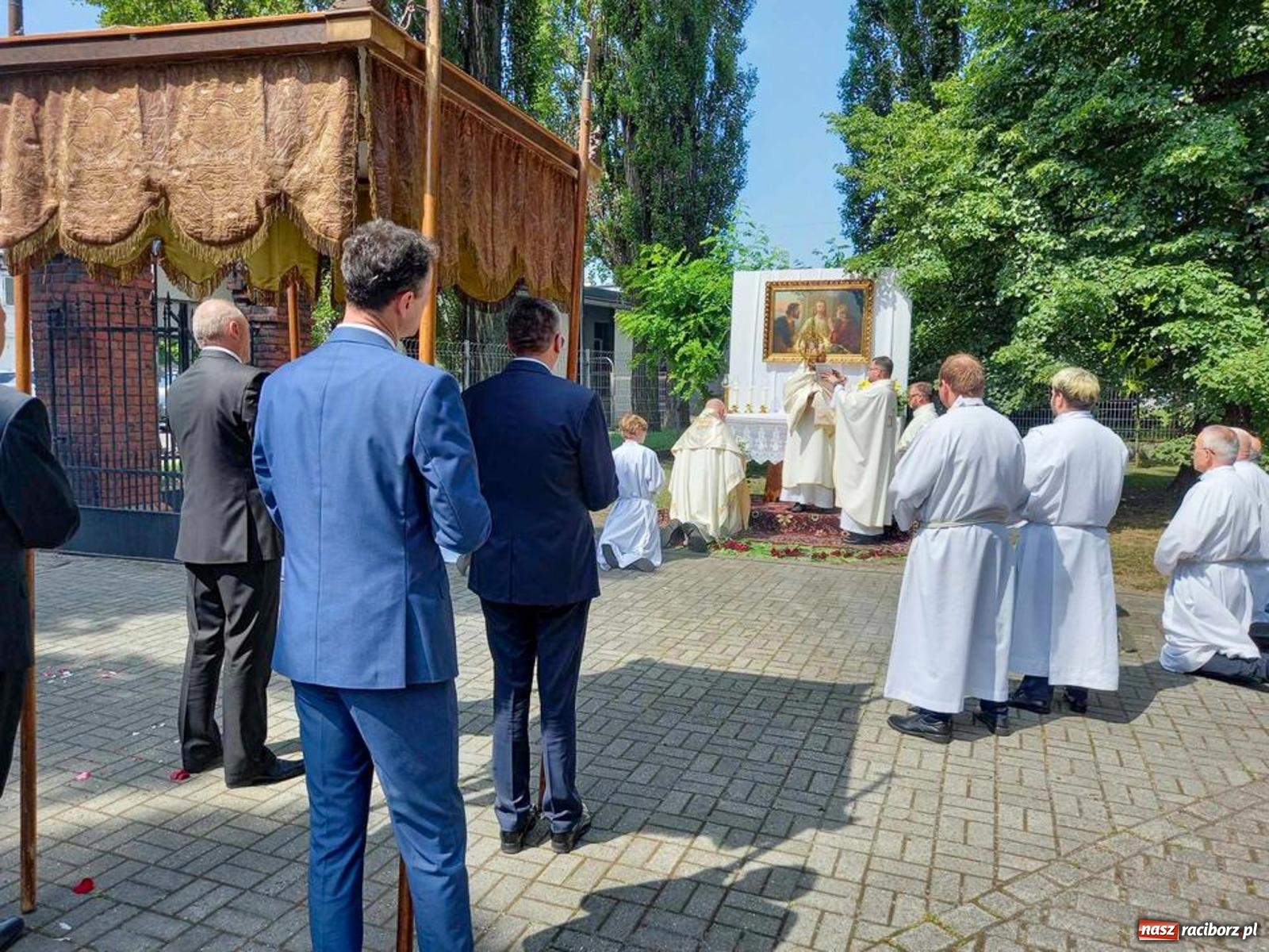 Zdjęcie w galerii na portalu naszraciborz.pl: Boże Ciało w parafii starowiejskiej wiadomości z regionu