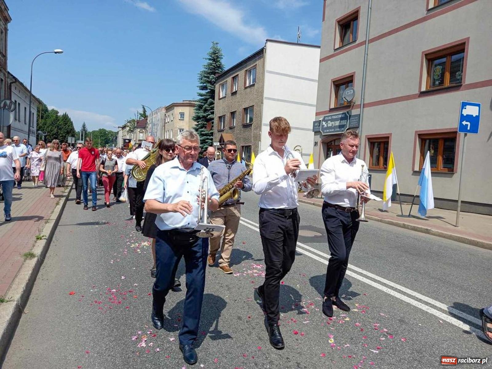 Zdjęcie w galerii na portalu naszraciborz.pl: Boże Ciało w parafii starowiejskiej wiadomości z regionu