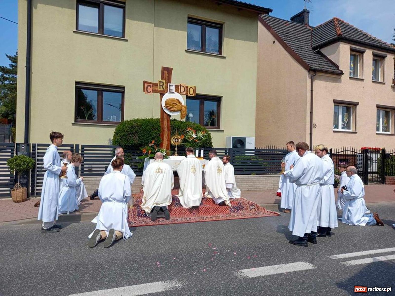 Zdjęcie w galerii na portalu naszraciborz.pl: Boże Ciało w parafii starowiejskiej wiadomości z regionu