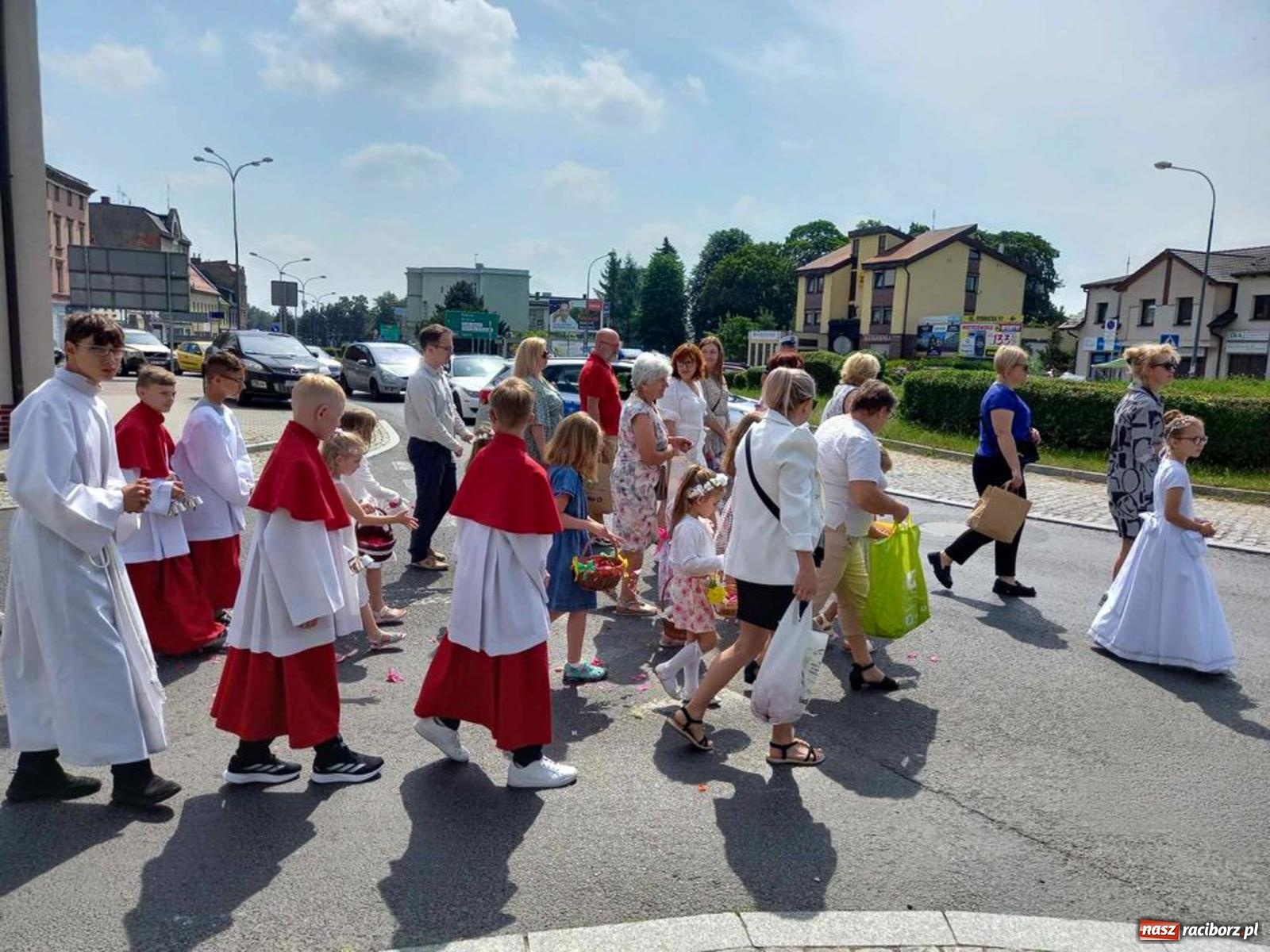 Zdjęcie w galerii na portalu naszraciborz.pl: Boże Ciało w parafii starowiejskiej wiadomości z regionu