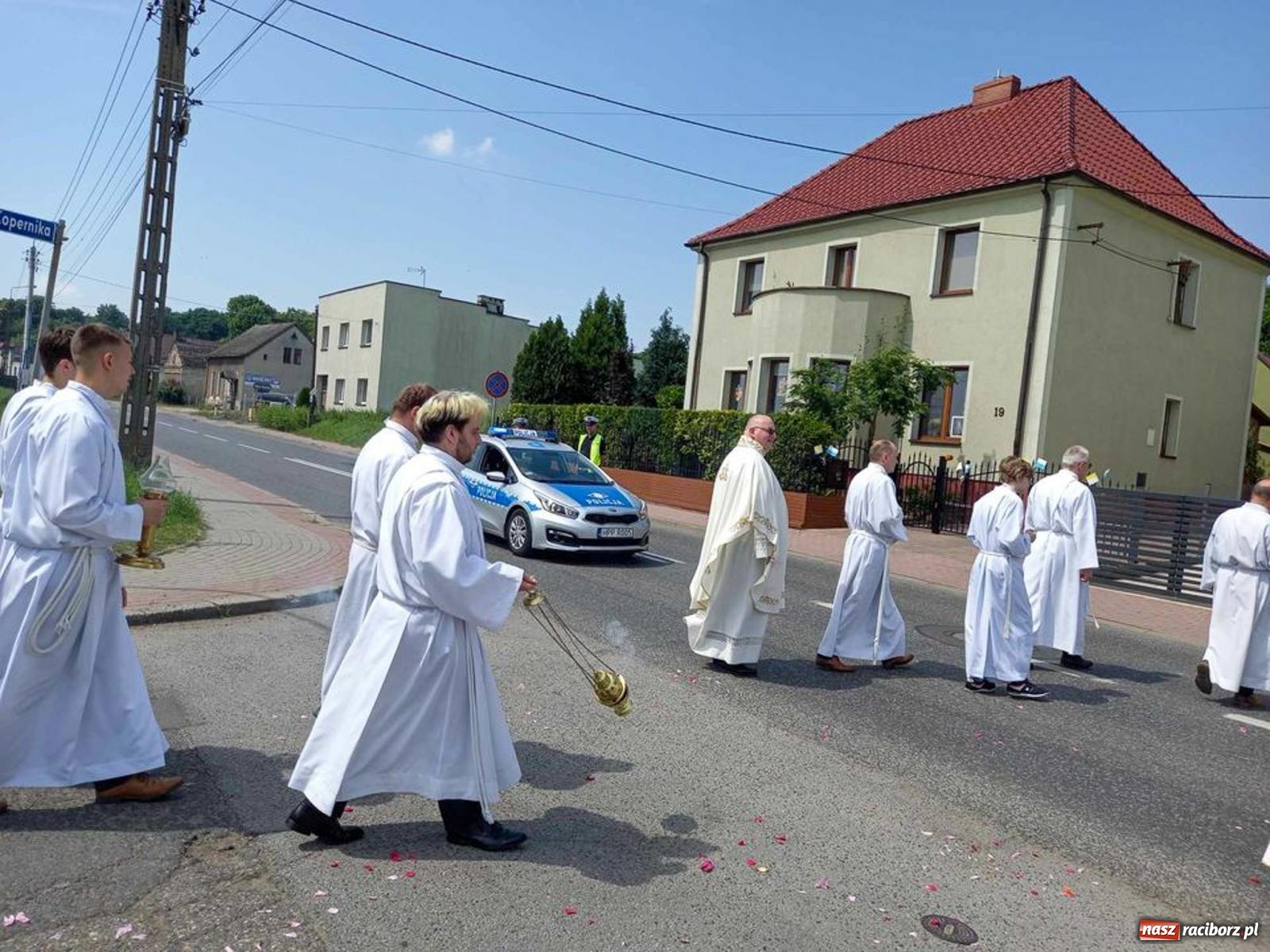 Zdjęcie w galerii na portalu naszraciborz.pl: Boże Ciało w parafii starowiejskiej wiadomości z regionu